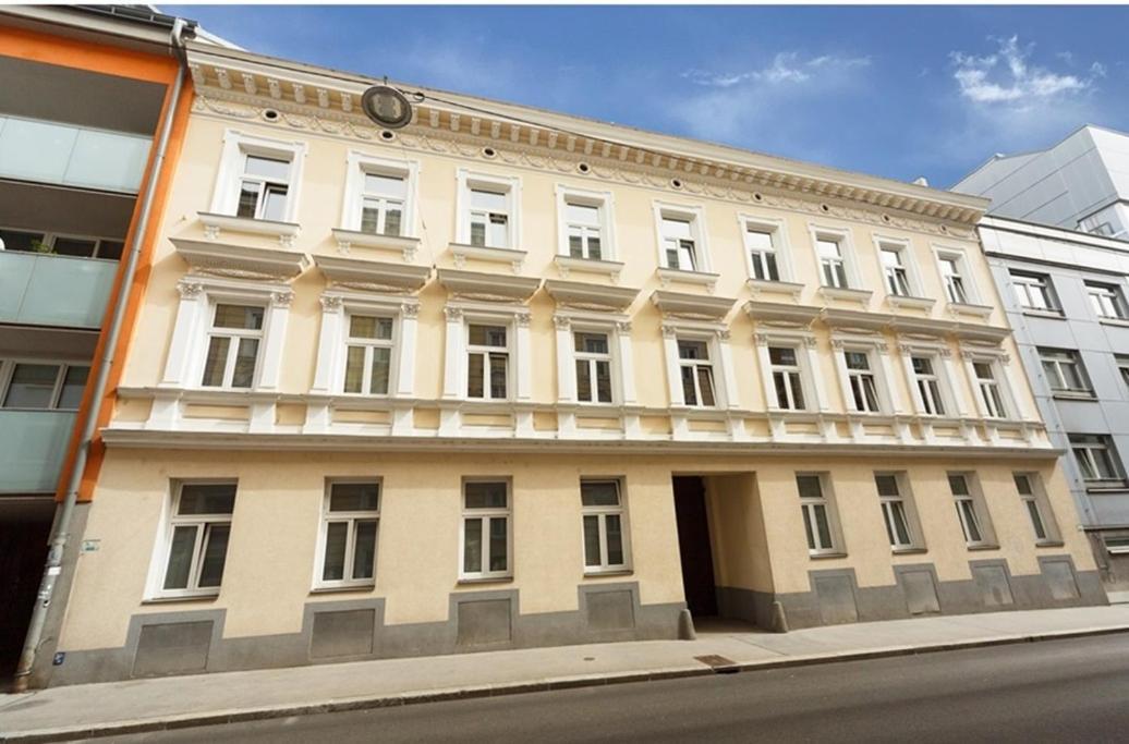 Apartments In Vienna Near Schoenbrunn & Westbahnhof - Keyless Check-In Exterior photo